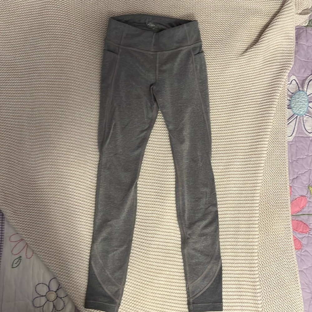 Athleta Light Gray Trust Fall Leggings - Size Small (7)